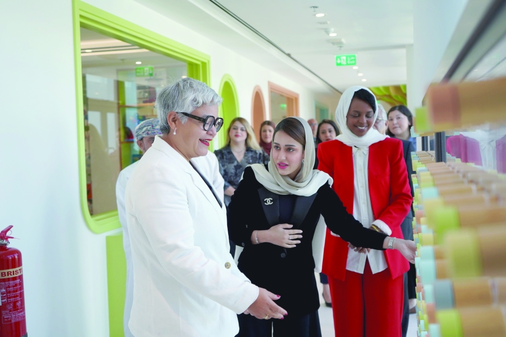 US envoy visits Shomoukh, Al Mouj Campus