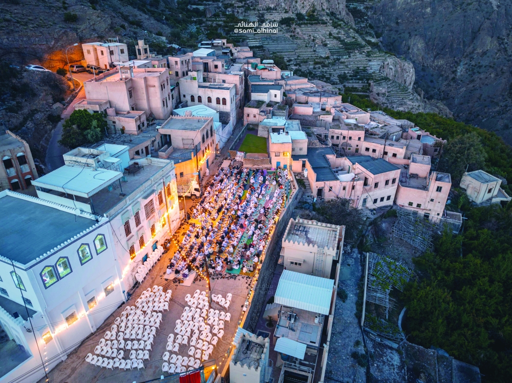 Public Iftars foster communal solidarity