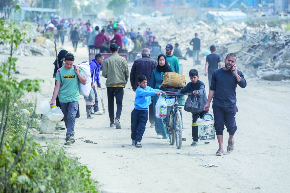 Palestinians leave Beit Hanoun