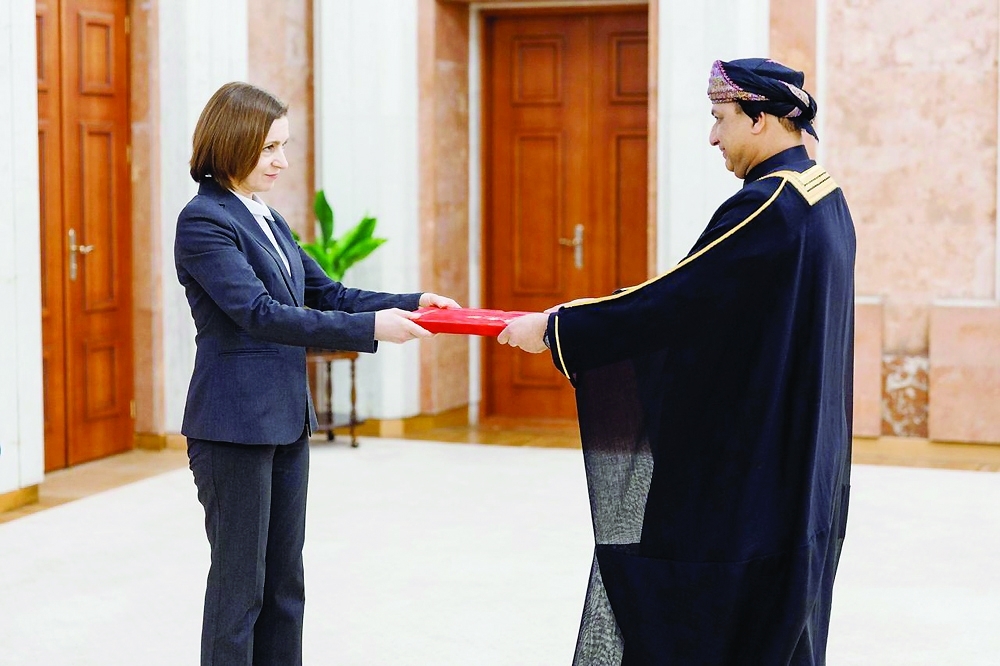 Malallah bin Mahmoud al Balushi, Oman's Ambassador to Hungary, presenting his credentials to Maia Sandu, President of Moldova