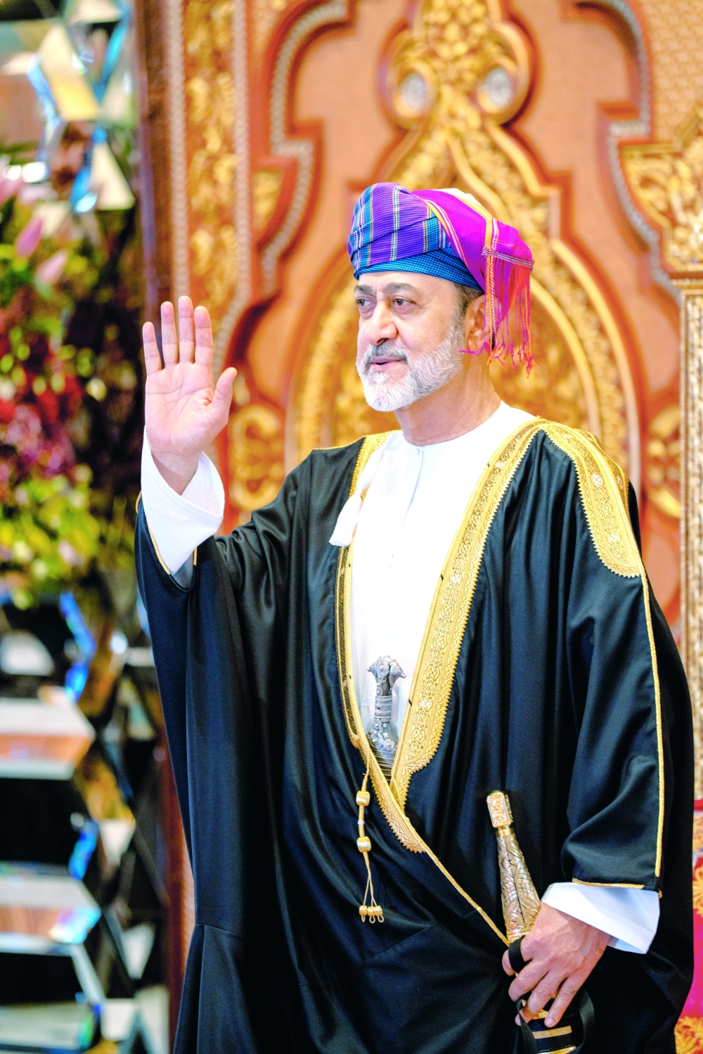 HM greets citizens and residents