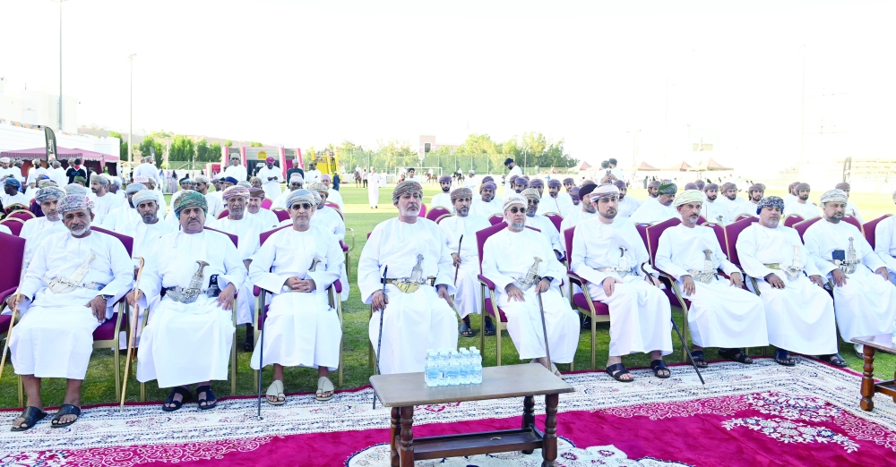 People expressed their joy over the Royal visit of His Majesty Sultan Haitham bin Tarik to the Wilayat of Bausher, chanting slogans of loyalty and gratitude to the leader of the renewed renaissance. - ONA