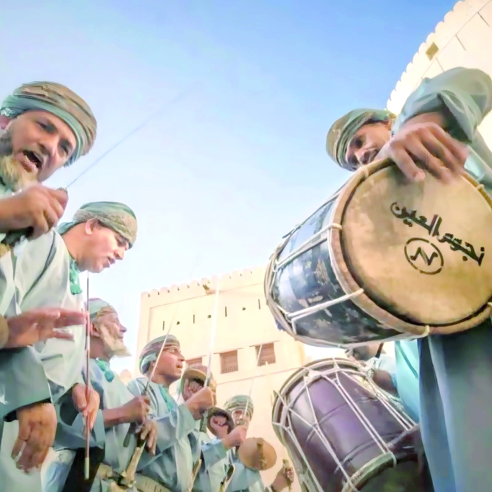 Al Razha folk dance at Nizwa Fort