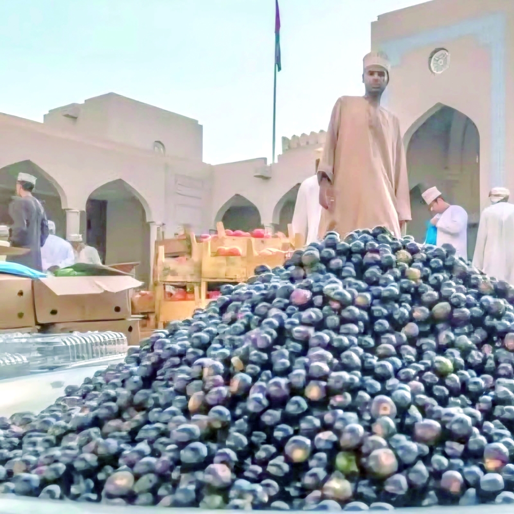 Scene from Nizwa market