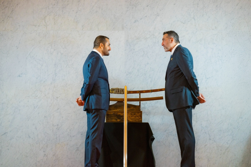 HH Sayyid Theyazin with the commemorative gift - a Japanese sword known as 'Katana.'