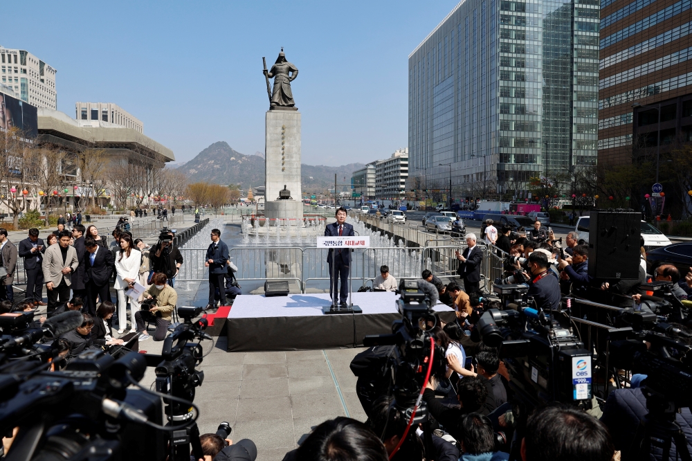 Ahn Cheol-soo, South Korea's ruling People Power Party lawmaker, announces he will run for the presidential election, in Seoul. — Reuters