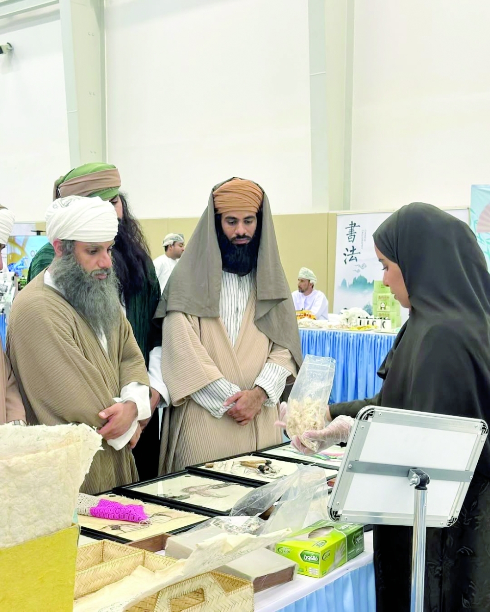 Creating high-quality paper from palm fronds and banana leaves