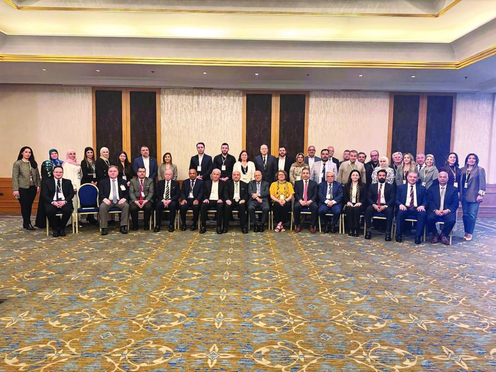 Dr Hamdan al Fazari presented a research paper on 'Artificial Intelligence and its Potential to Transform Higher Education in the Arab States'