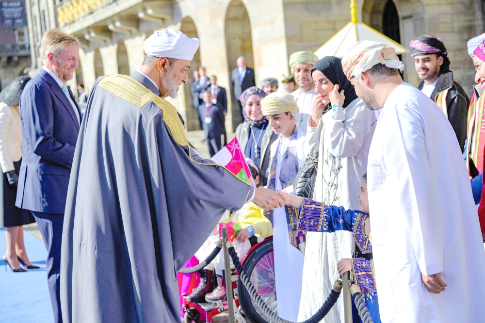 HM accorded warm welcome in Netherlands