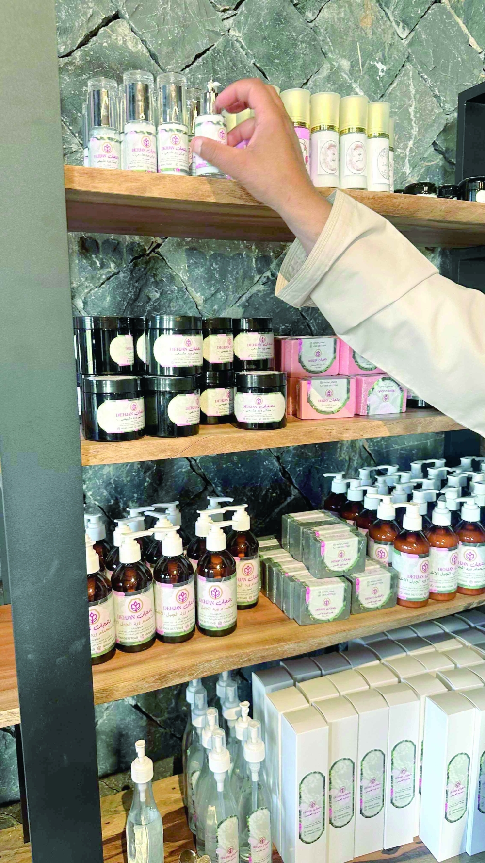 Explore the Rose-Filled Wonders of Jabal Akhdar at the Dehjan Project