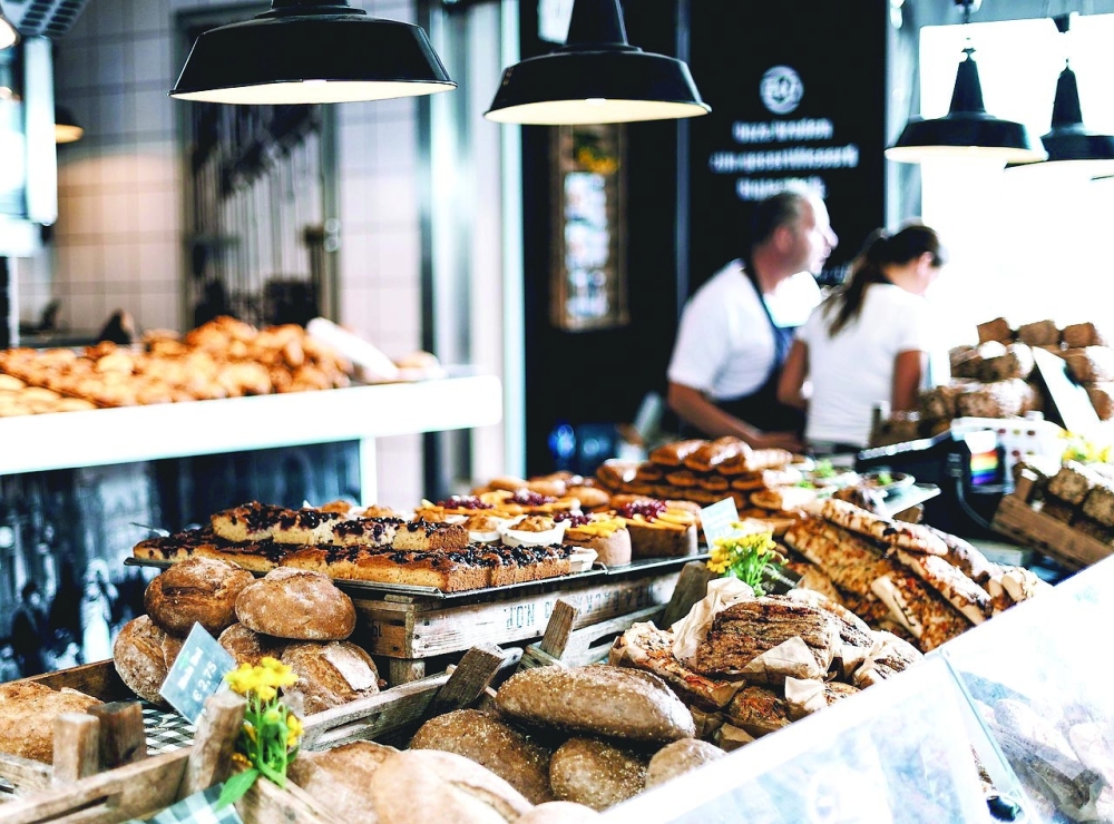 Crumbs! Should French bakeries open on May 1?