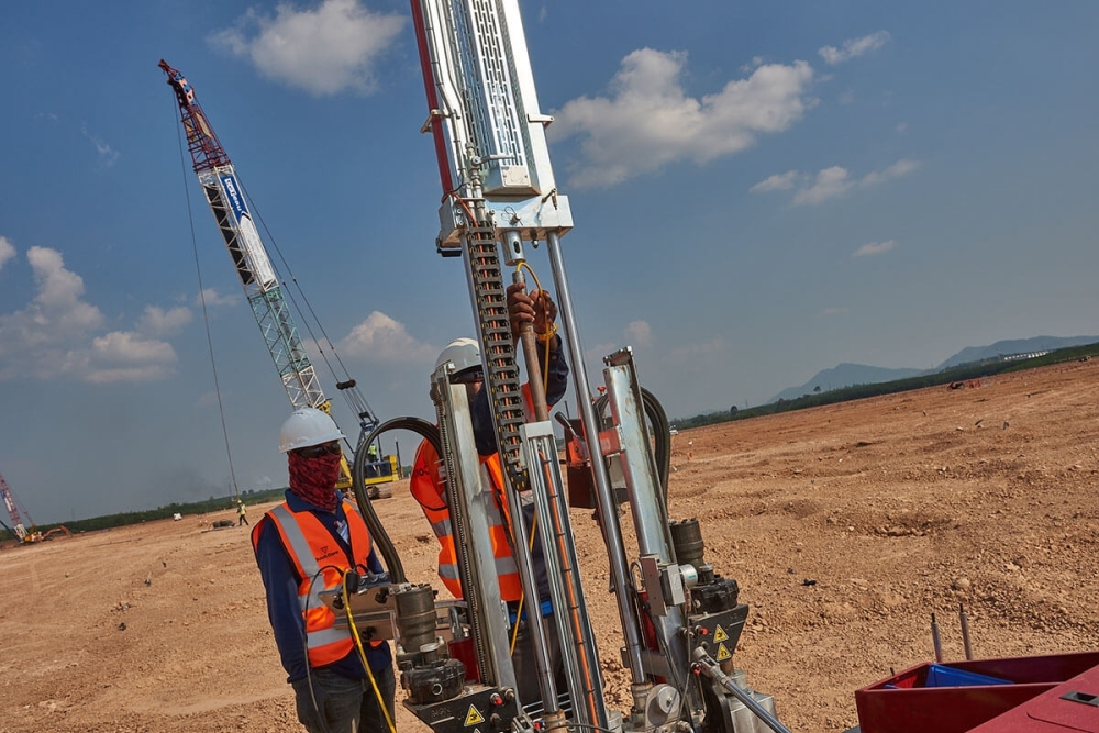 The fieldwork included deep and shallow borehole drilling, Cone Penetration Testing (CPT), and detailed assessments of pipeline routes and marine anchoring points. Image for illustration only.