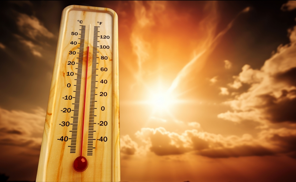 Heat,,Thermometer,Shows,The,Temperature,Is,Hot,In,The,Sky,