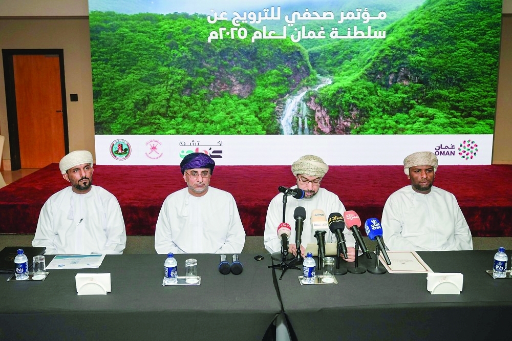 The Khareef Dhofar season, which extends from June to September, represents a unique opportunity for tourists to enjoy Dhofar.