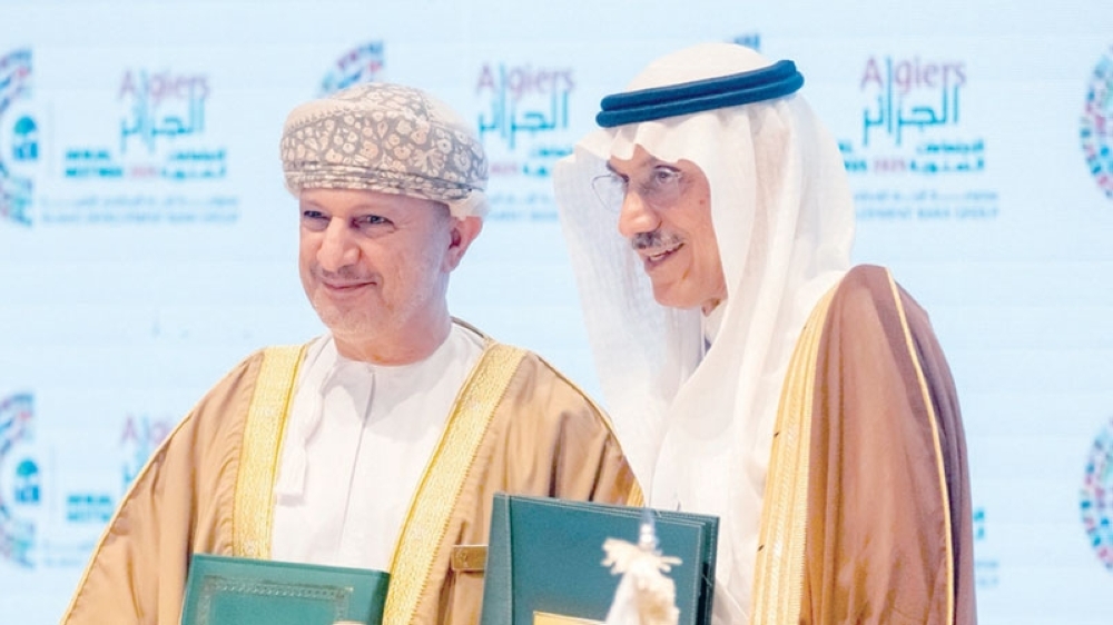 The Sultanate of Oman signed a number of agreements with the Islamic Development Bank Group (IsDB) on Wednesday.