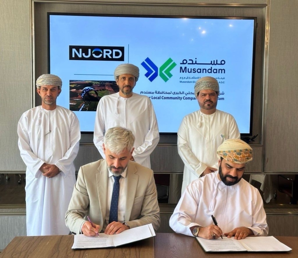 Dignitaries attending the signing of a partnership agreement between Musandam Global Investment Company and Njord Energy Inc.