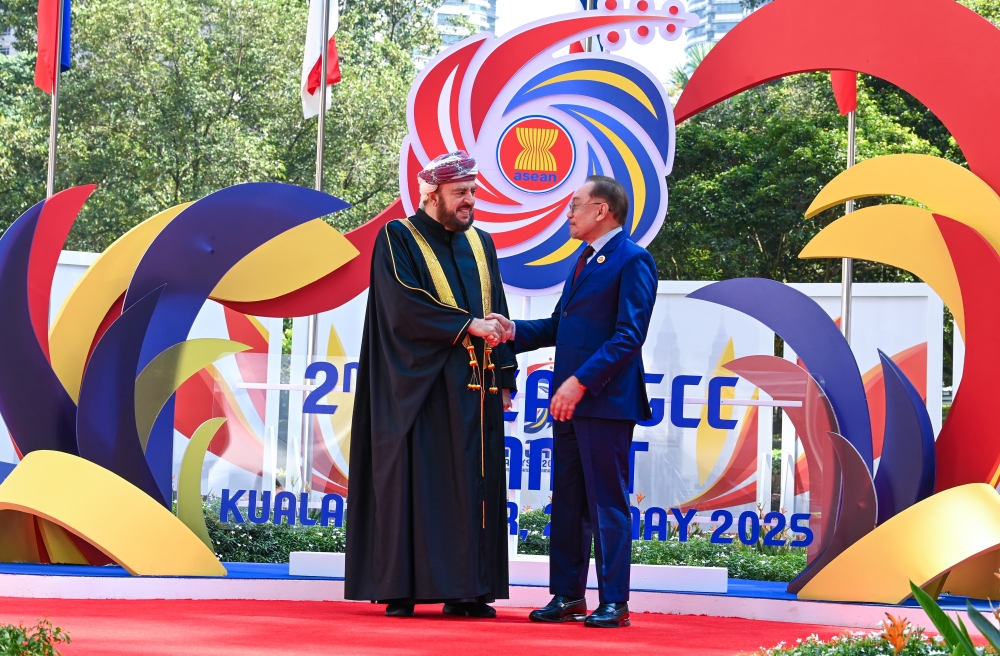 Sayyid Asaad leads Oman’s delegation at ASEAN-GCC Summit