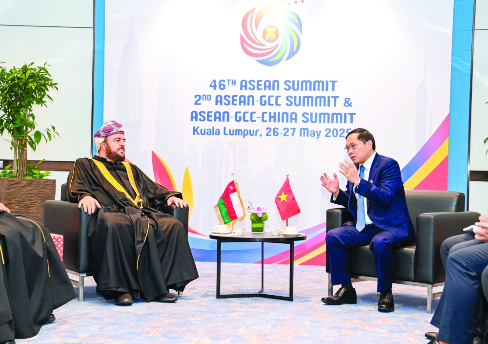 HH Sayyid Asaad also met Bui Thanh Son, Deputy Prime Minister and Foreign Minister of the Socialist Republic of Vietnam. — ONA