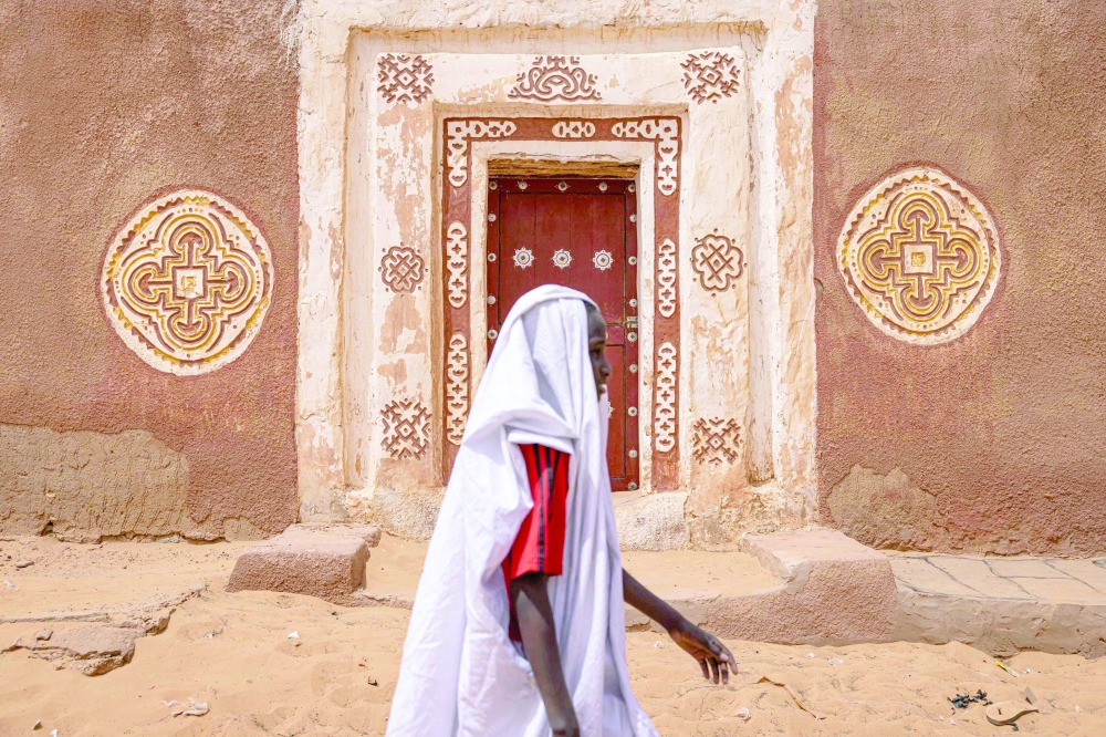 Ancient town and its manuscripts face ravages of the Sahara