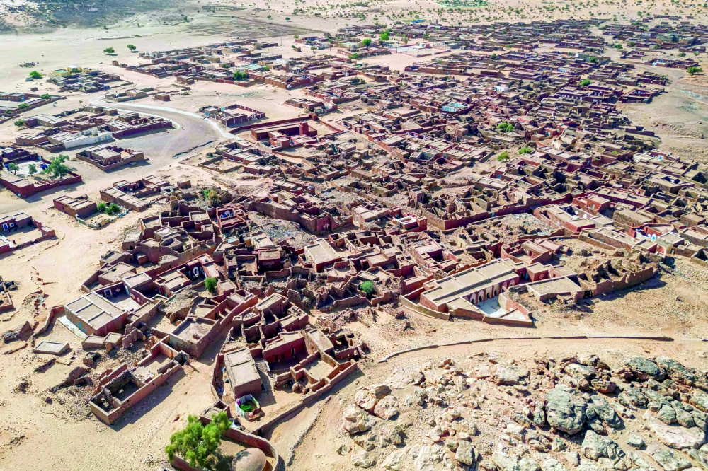 Ancient town and its manuscripts face ravages of the Sahara