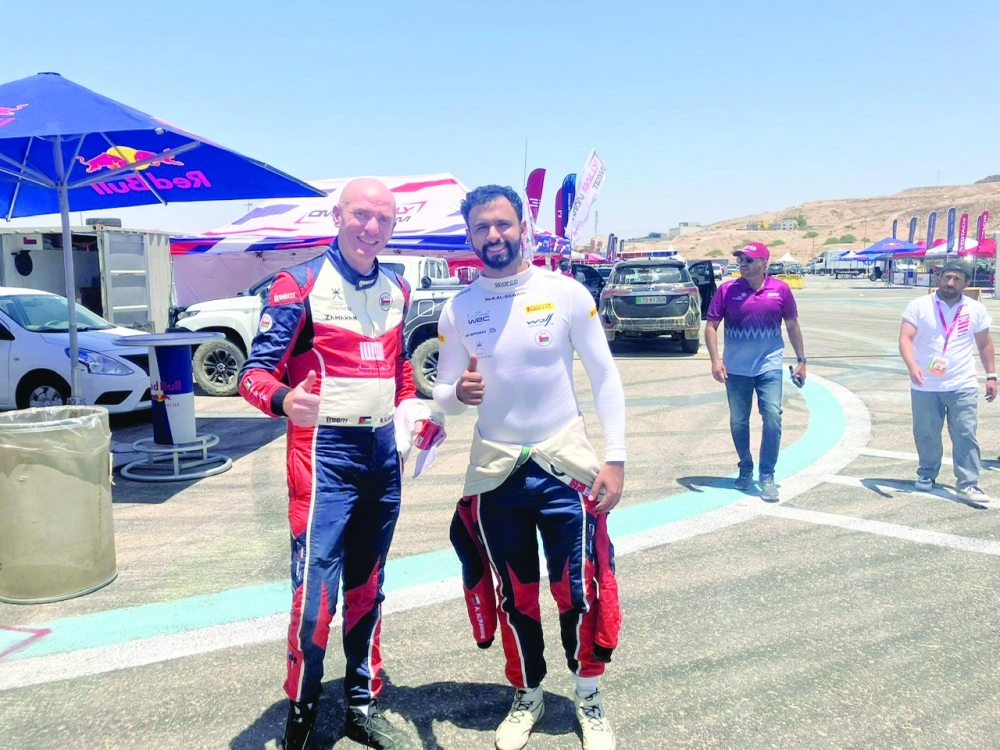 Ata al Hmoud and Abdullah al Rawahi (R)