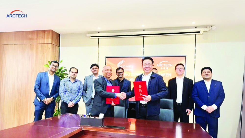 Representatives of Arctech Solar and ACME Group at the contract signing.