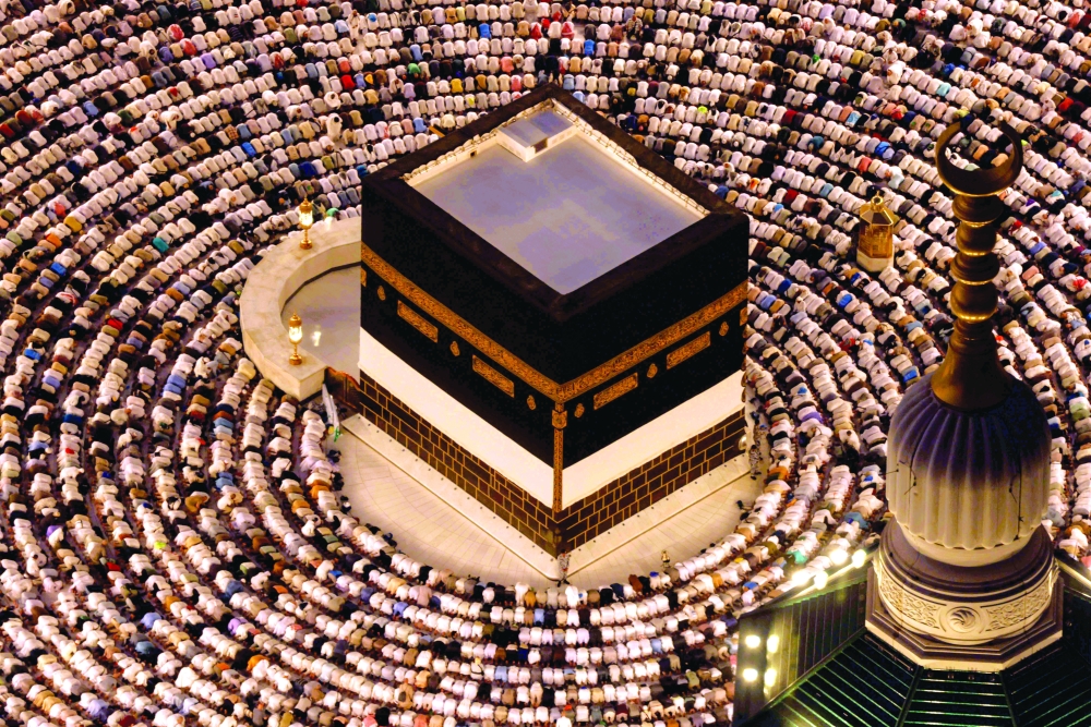 Before leaving the holy land, the pilgrims would do another 'Tawaf ' around the Holy Kaaba and hold special prayers for the suffering Palestinians.