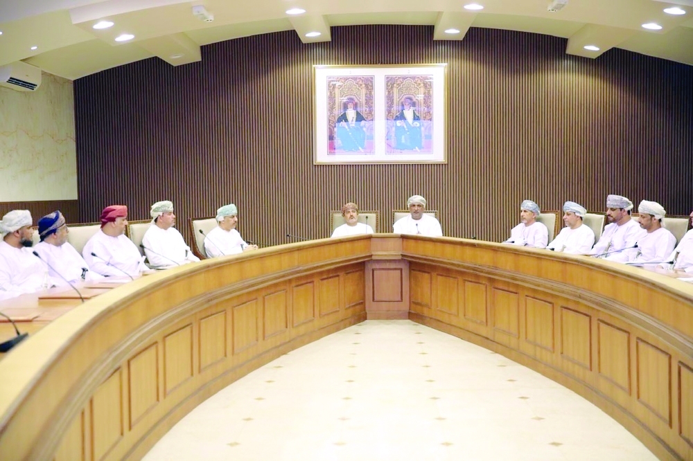 The meeting discussed key ongoing projects in the governorate, their implementation status and future infrastructure needs. - ONA