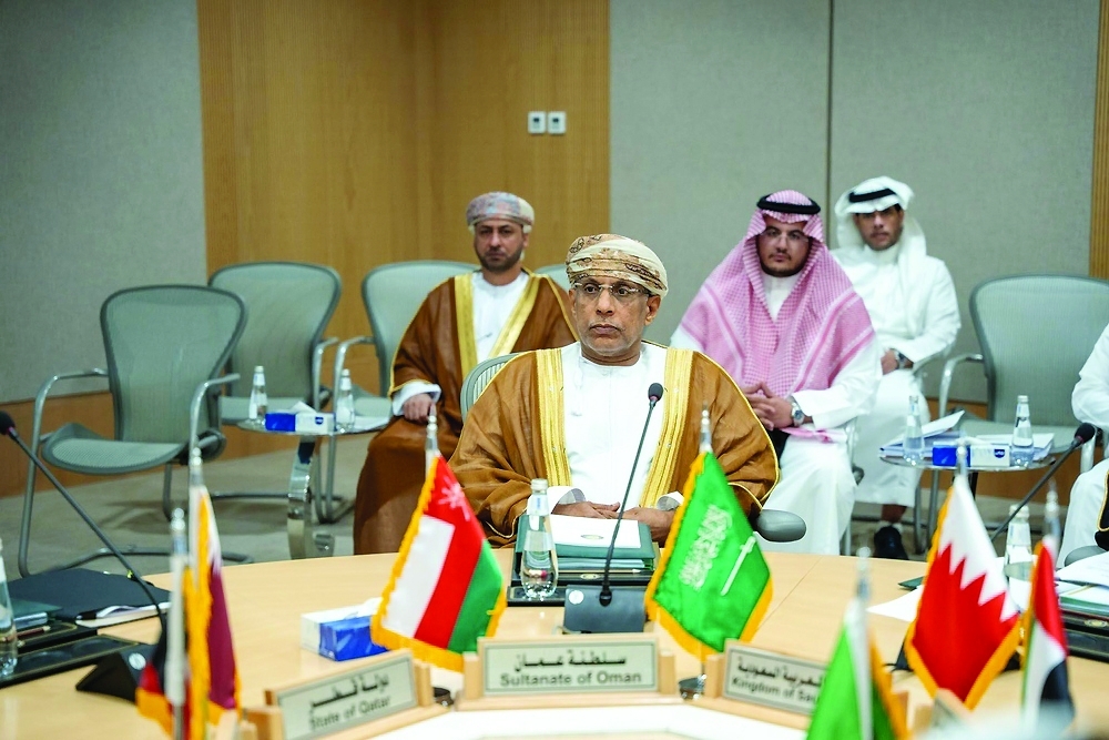 The meeting reviewed the strategy of the Permanent Committee of Officials of GCC Legislative Departments. - ONA