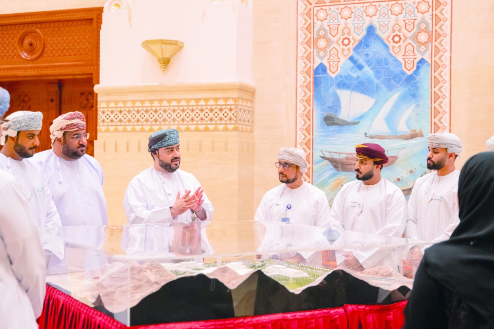 Majlis Ash'shura hosted students from UTAS-Ibri at its headquarters