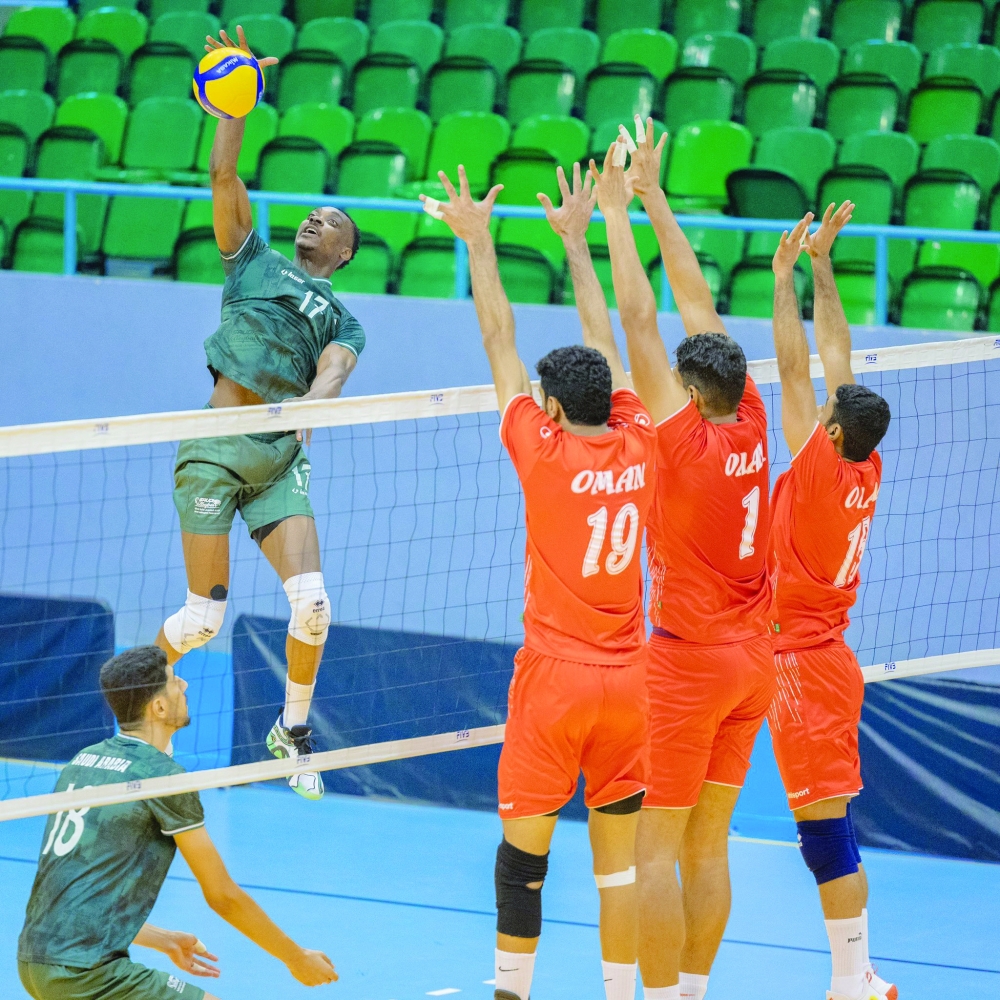 The Oman team blocked the Saudi attack