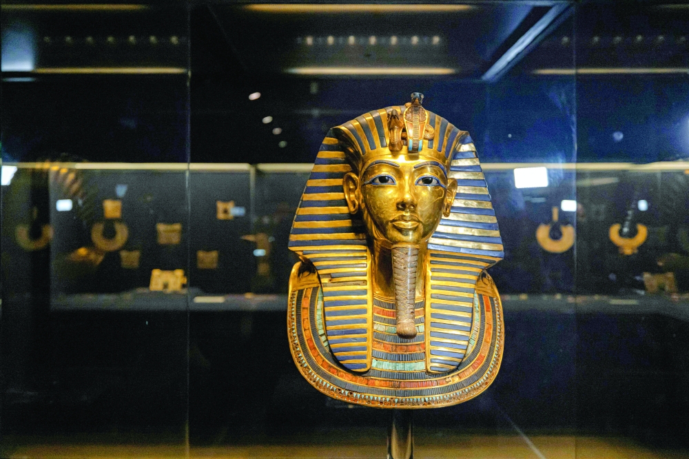 Egyptian conservators give King Tut's treasures new glow.
