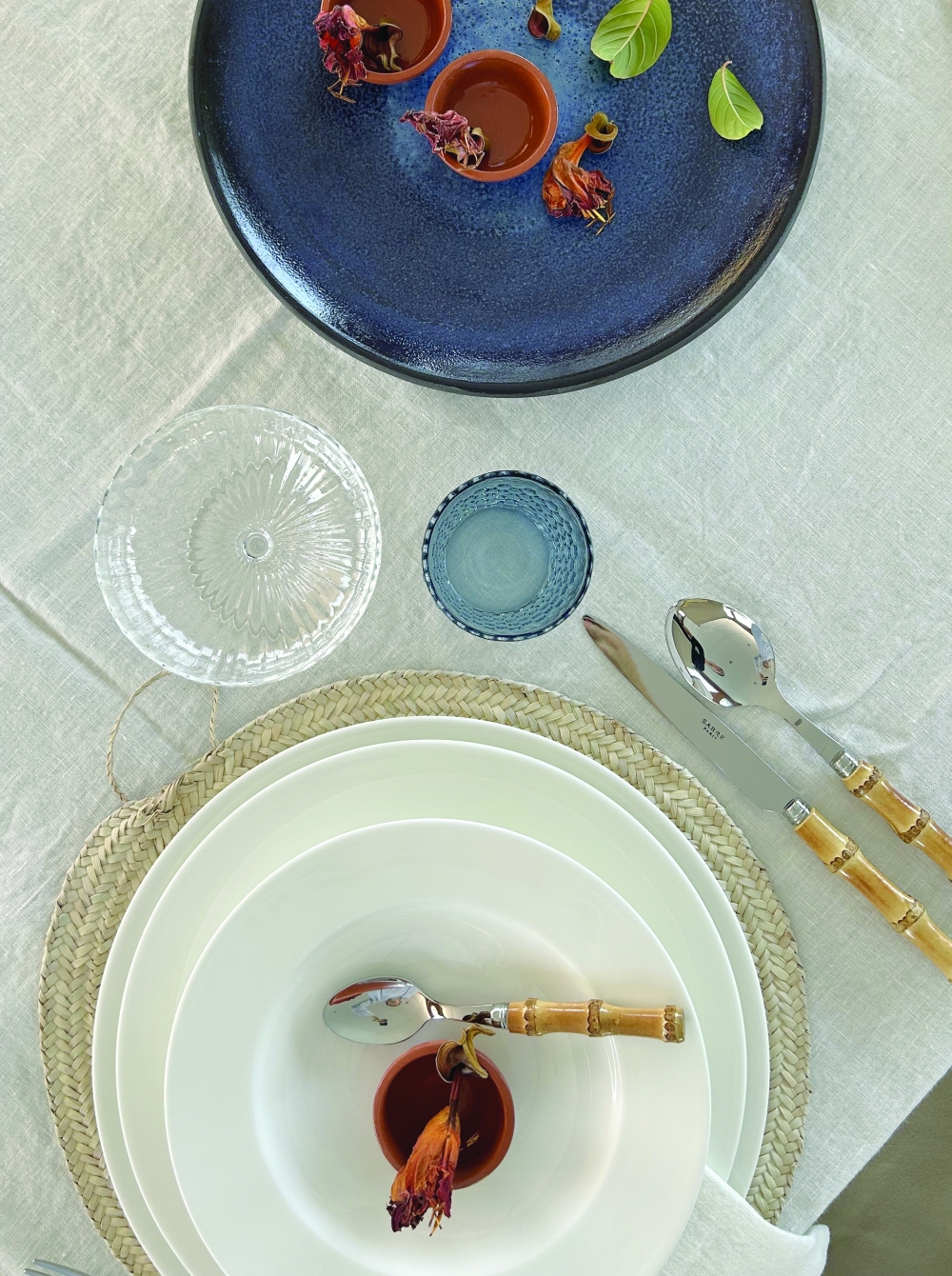 Traditional table décor