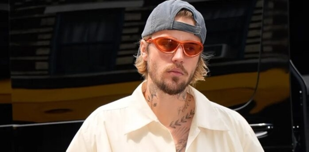 Justin Bieber releases first new album in four years called 'Swag'