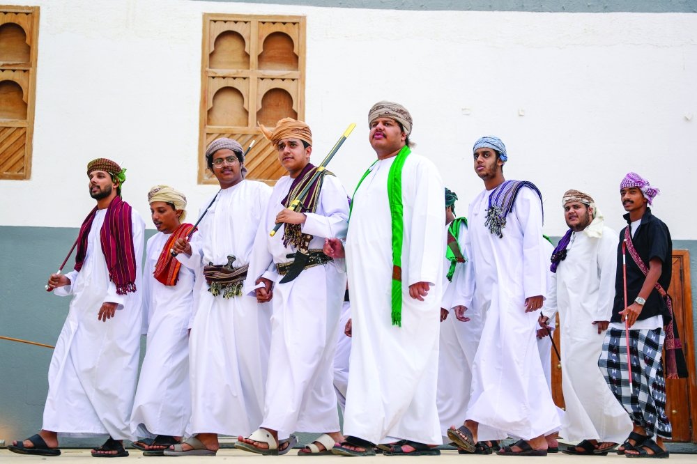 The site hosts daily performances of the traditional Al Bara’a dance by local folk troupes