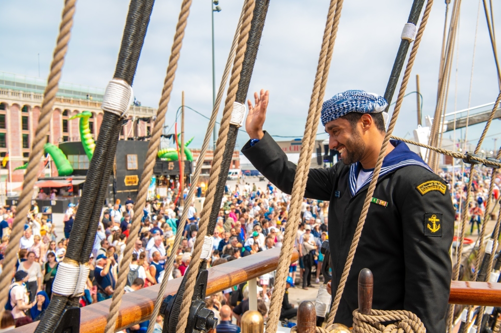 Shabab Oman II departs port of Dunkirk, en route to Aberdeen