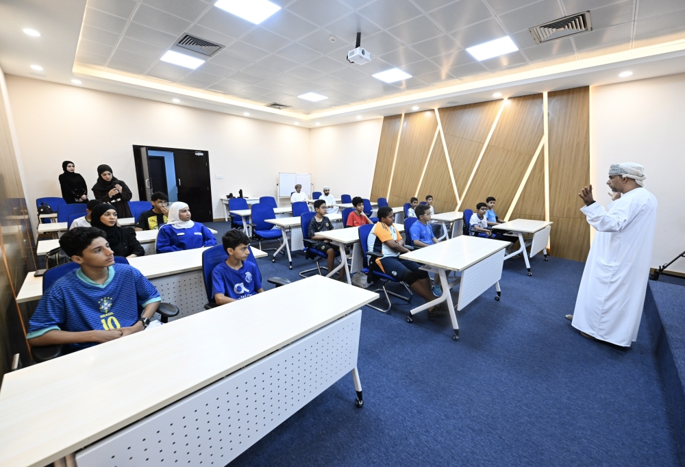 The initiative included a specialised awareness lecture delivered by Yahya al Riyami, a mental health specialist. - Photo by Hussein al Muqbali