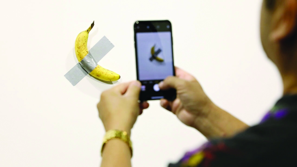 France museum-goer eats million-dollar banana taped to wall