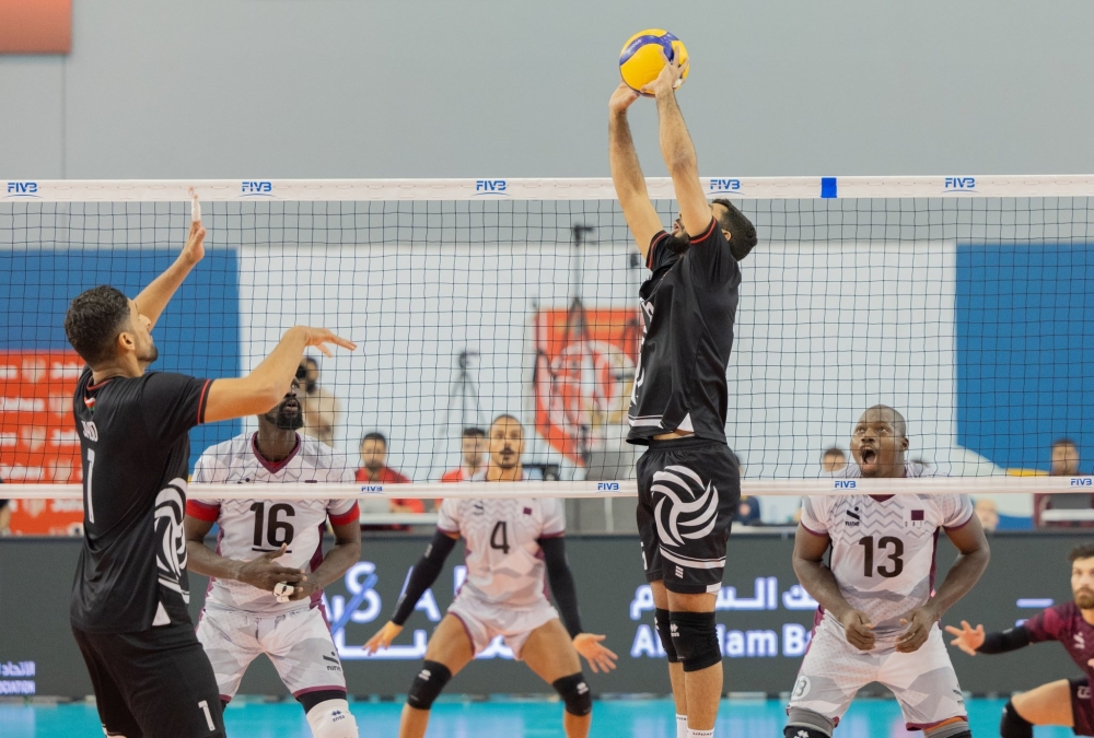 
Qatar began the match with high intensity, setting the tempo both offensively and defensively 