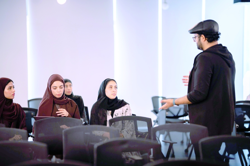 An exclusive workshop on AI in cinema-making was held as part of the Oman Film Society's efforts to empower Omani youth.