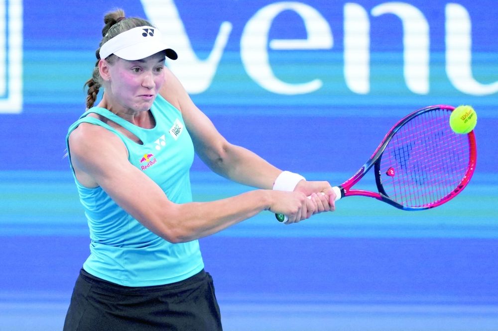 Elena Rybakina (KAZ) returns a shot against Madison Keys (USA) during the Cincinnati Open at the Lindner Family Tennis Center. -- Imagn Images