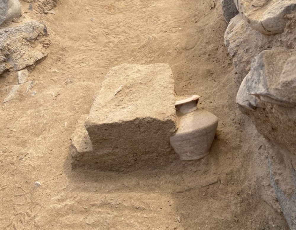 
The excavations also revealed complete pottery vessels 