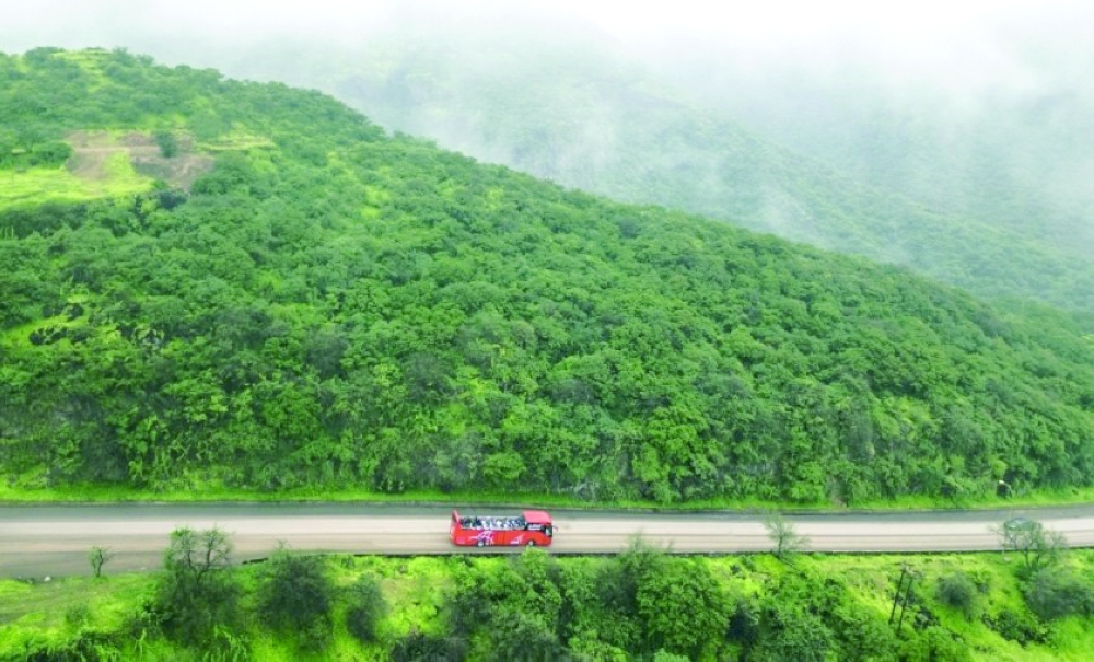 Mwasalat launches open-top bus tours in Dhofar