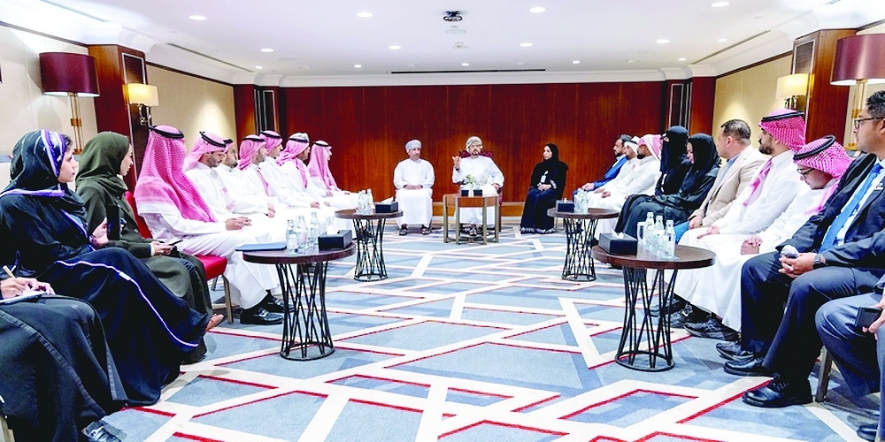 The two sides discussed ways to enhance economic, commercial and investment relations.