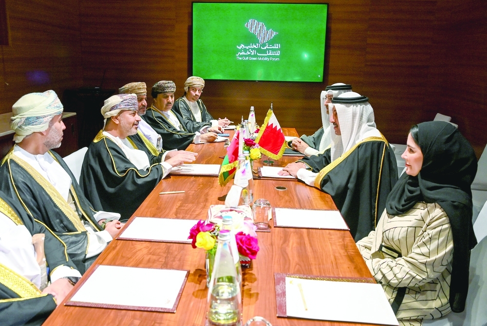 Eng Said bin Hamoud al Maawali, Minister of Transport, Communications and Information Technology, holds talks with his Bahraini counterpart