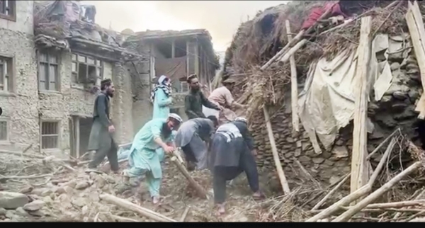 Erdbeben fordert in Afghanistan über 600 Todesopfer.