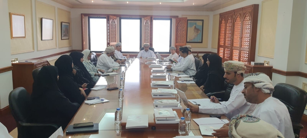 Dr Mohammed al Hinaai chaired the Ministry of Information meeting