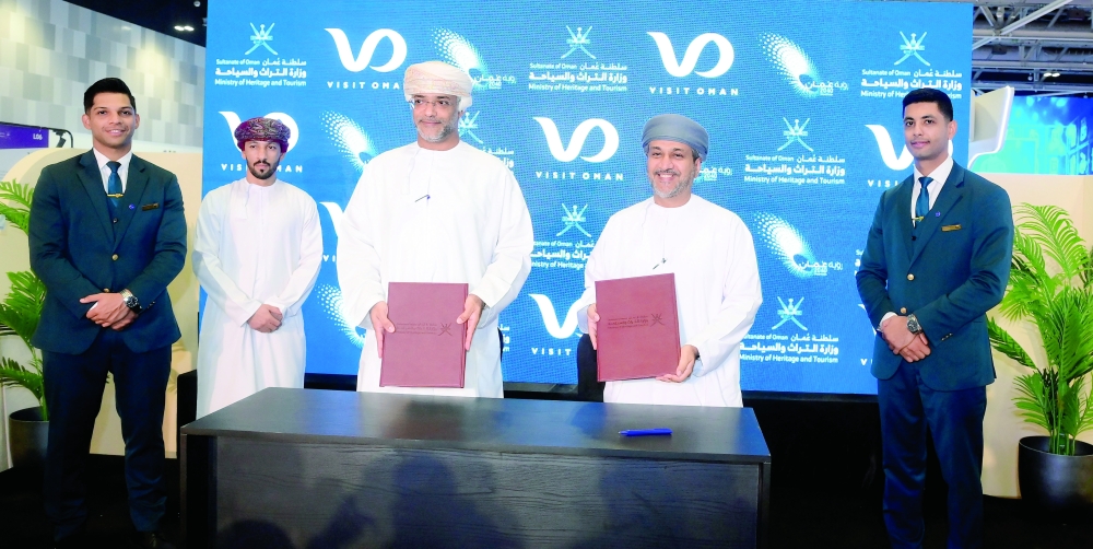 The contract was signed by Azzan Qasim Al Busaidi, Undersecretary of the Ministry of Heritage and Tourism for Tourism, and Shabib bin Mohammed Al Maamari, General Manager of the National Travel Operator. - ONA