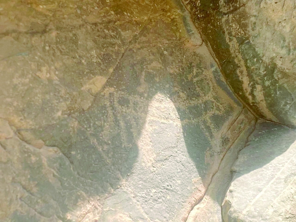 These drawings are spread across both banks of the valley.