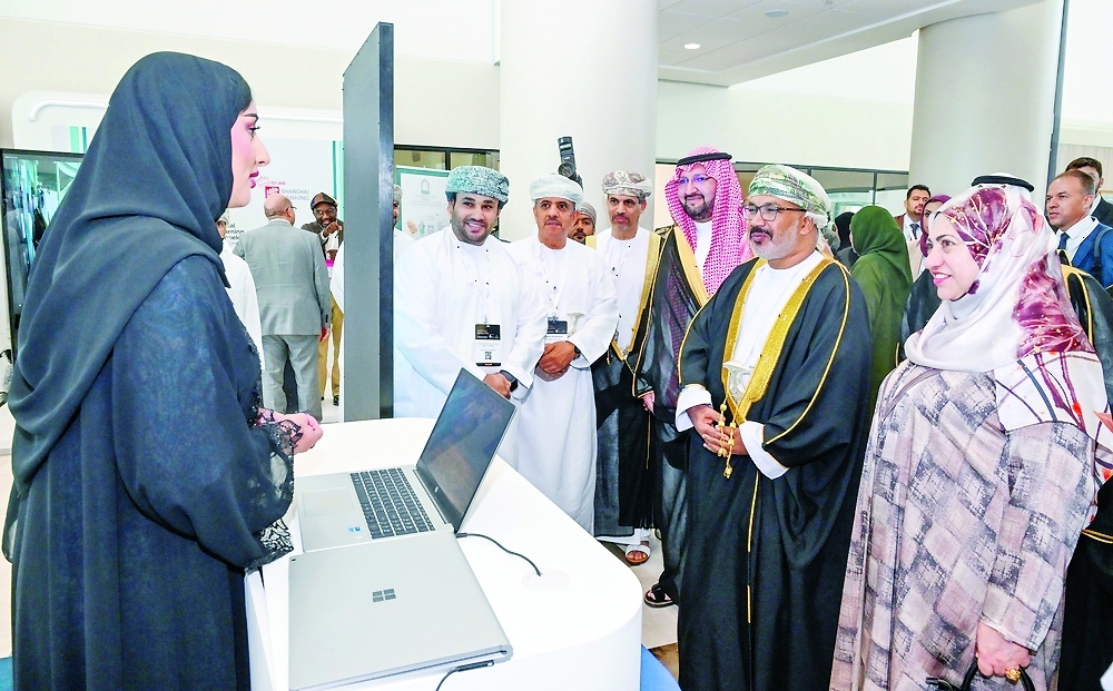 The event discusses the latest global trends in digital university education. — ONA